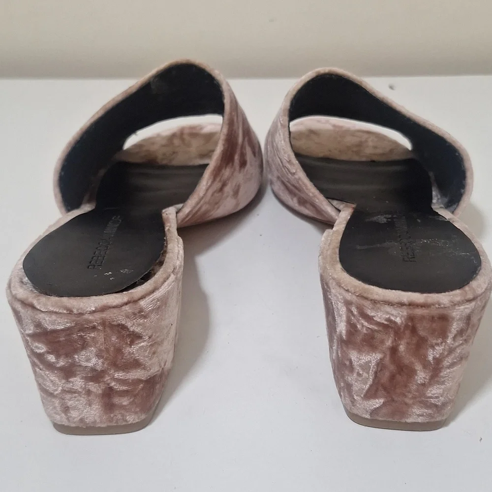 Rebecca Minkoff Ivonne In Berry Smoothie Crushed Velvet Block Heel Mules SZ 8.5 - Picture 5 of 8